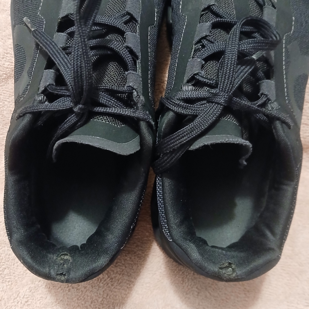 On Running Cloud Running Sneakers — Black - Picture 5 of 12